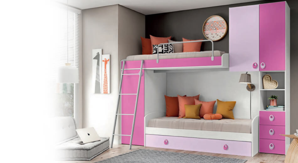 Chambre avec 3 lits